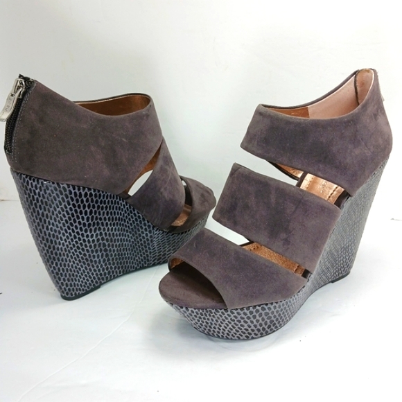 BCBGeneration Gray Platform Wedges - Picture 4 of 15